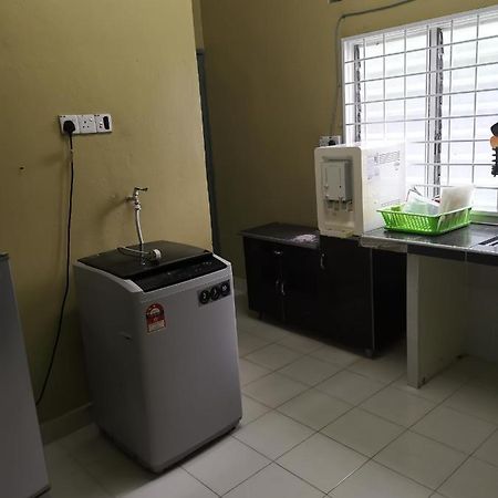 Desa Kemboja Homestay Pantai Cenang  Exterior foto